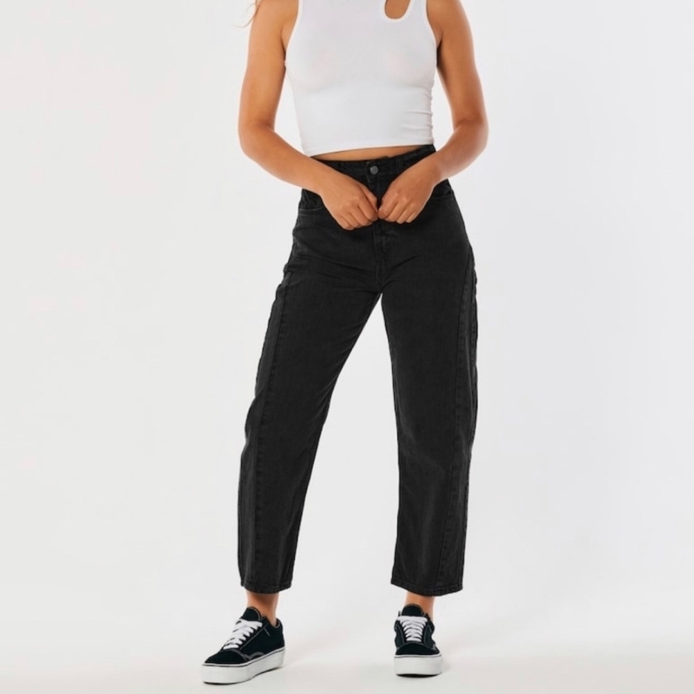 Hollister ,w28/L25 Women's High Rise.BARREL  Black Washed Jeans